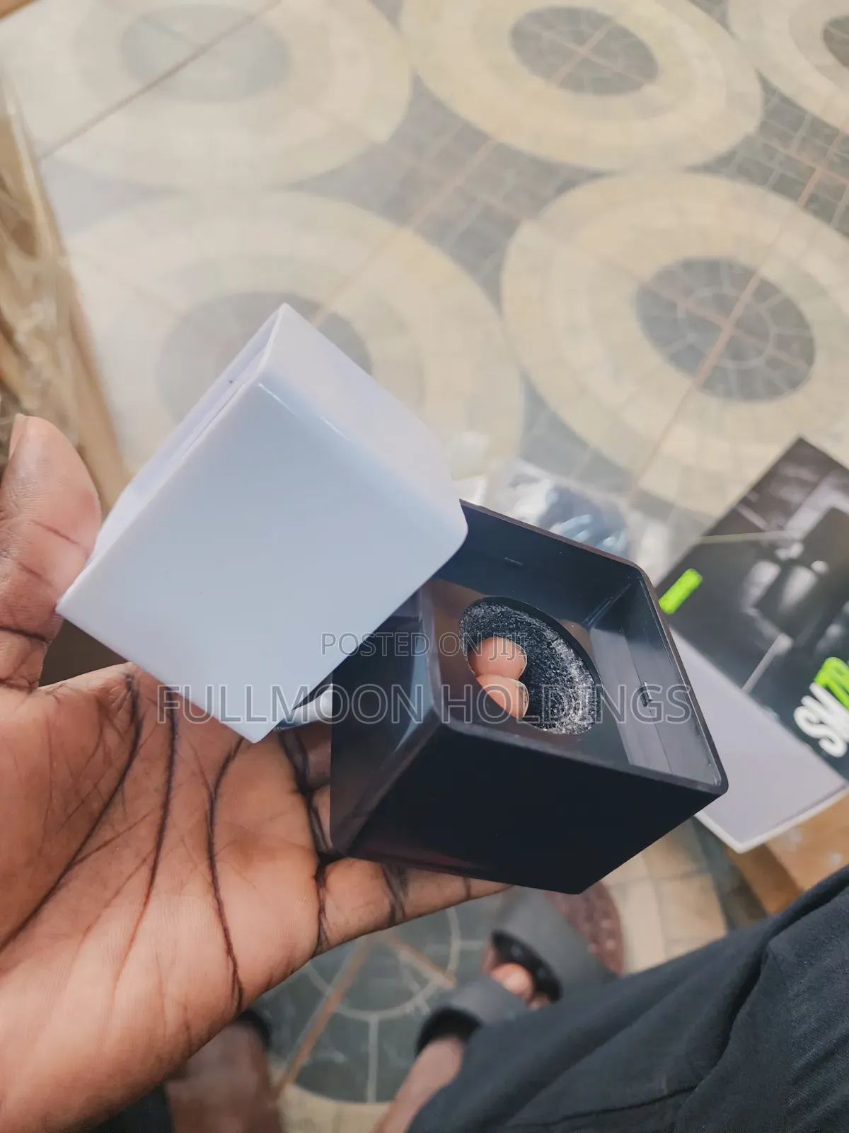 Microphone Logo Box