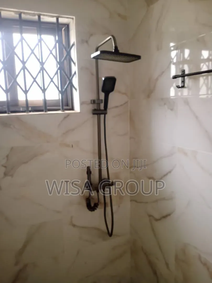 4bdrm Duplex in Wisa Group, Accra Metropolitan for rent