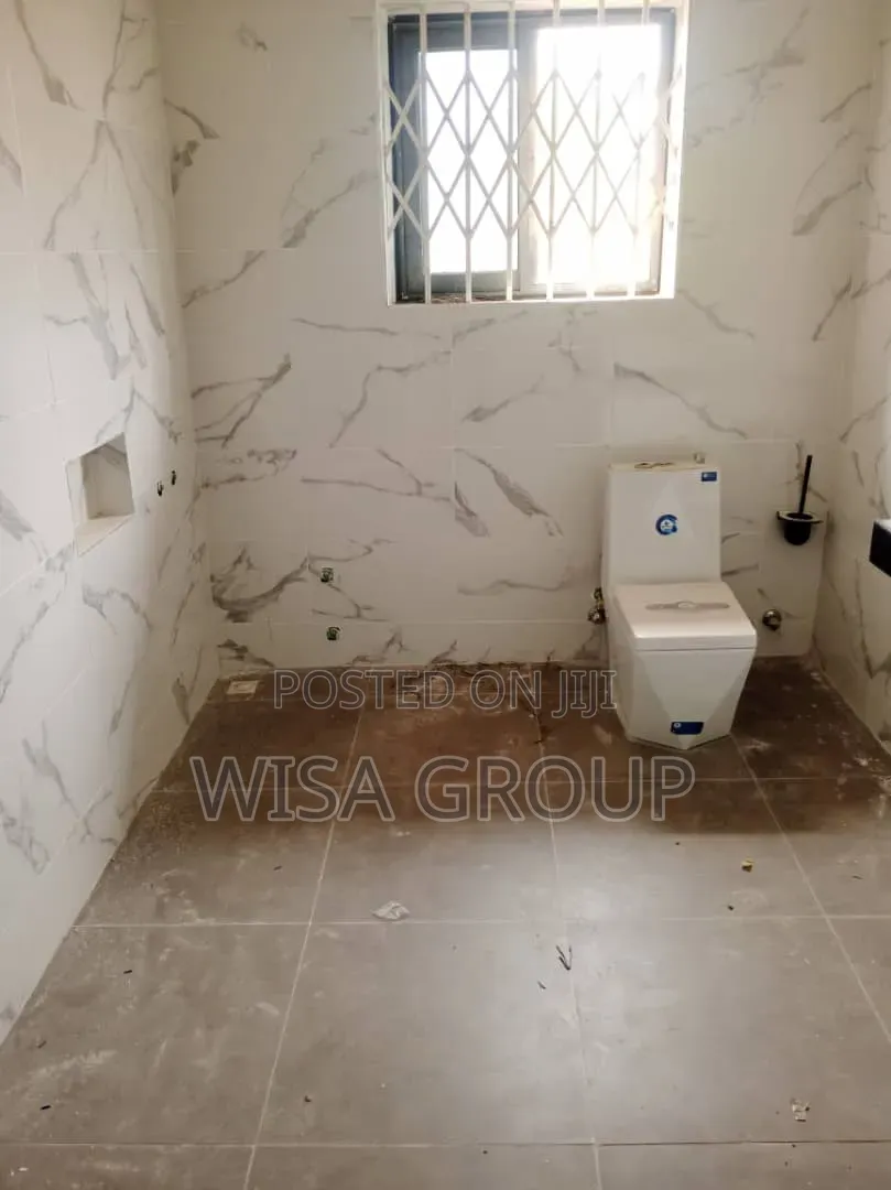 4bdrm Duplex in Wisa Group, Accra Metropolitan for rent