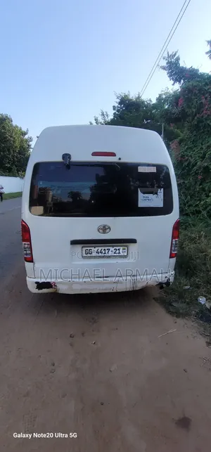 Toyota HiAce 2012 White