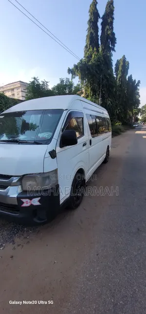 Toyota HiAce 2012 White