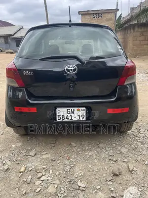 Toyota Vitz 2010 Black