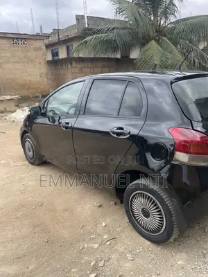 Toyota Vitz 2010 Black