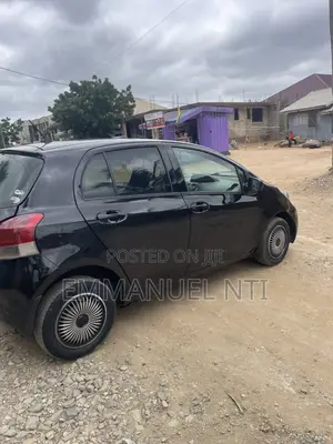 Toyota Vitz 2010 Black