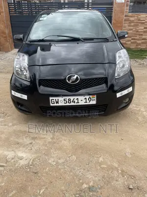 Toyota Vitz 2010 Black