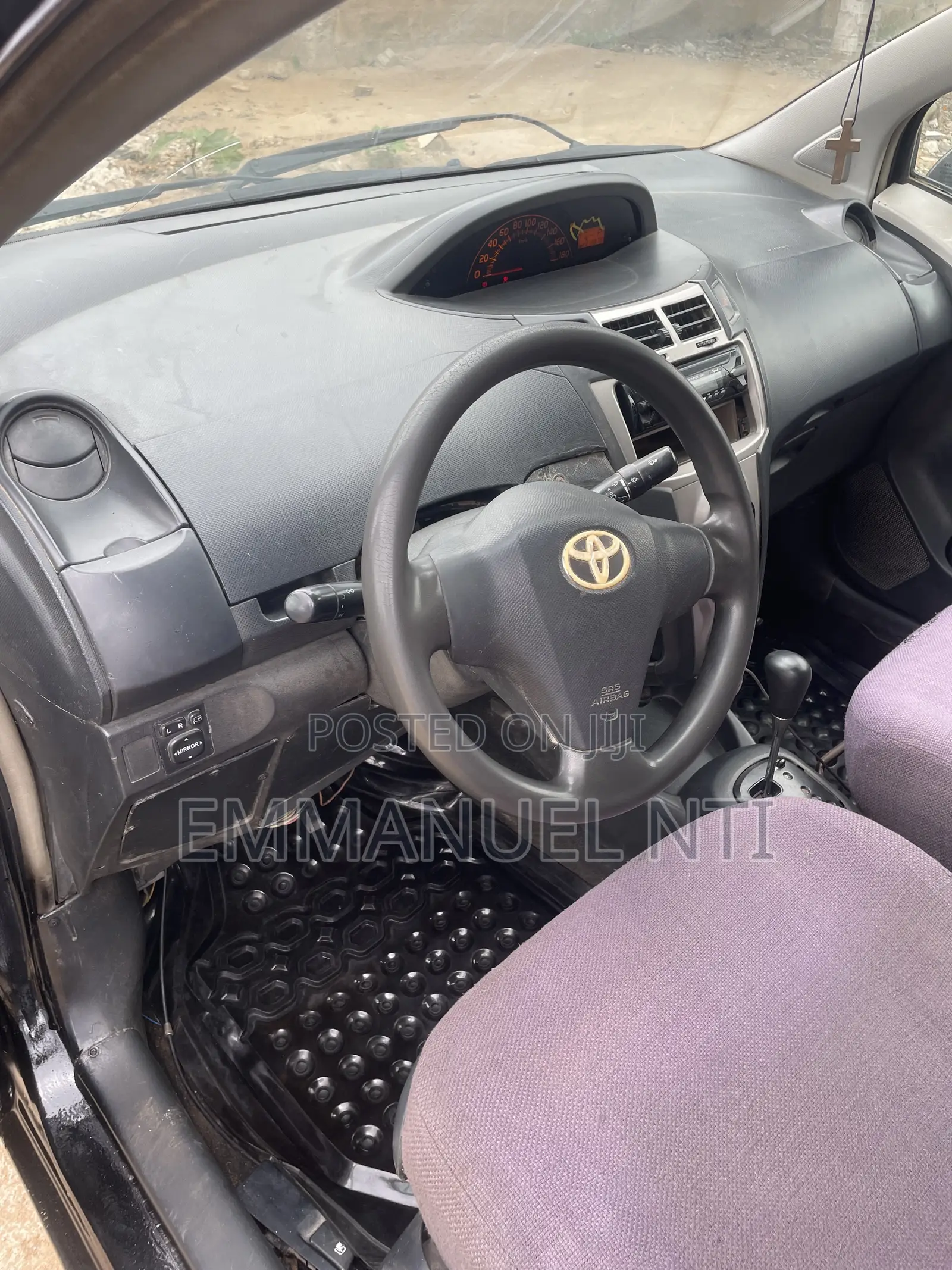 Toyota Vitz 2010 Black