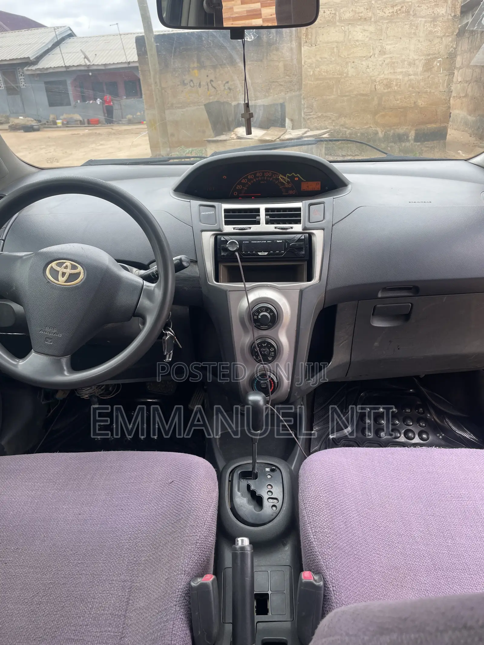 Toyota Vitz 2010 Black