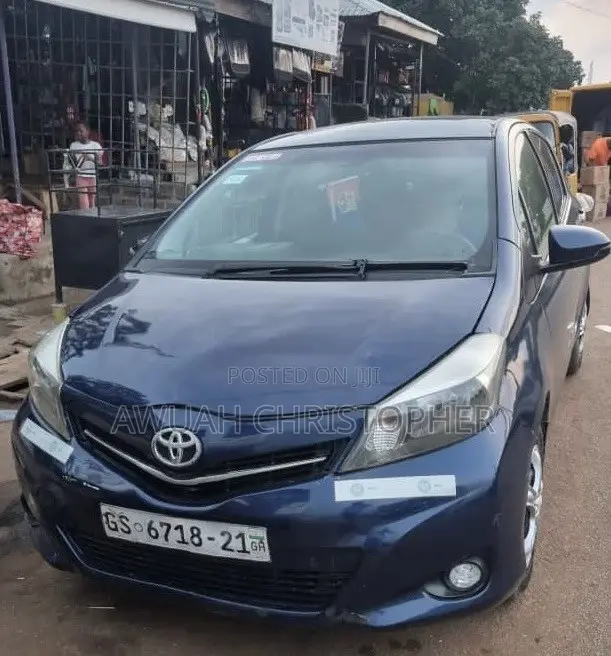 Toyota Vitz 1.3 AWD 3dr 2012 Blue