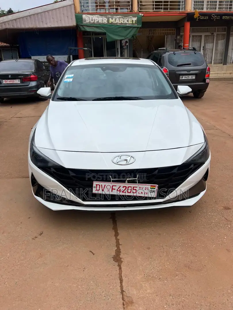 Hyundai Elantra Limited 2023 White