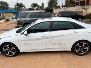 Hyundai Elantra Limited 2023 White