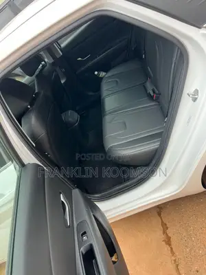 Hyundai Elantra Limited 2023 White