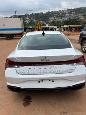 Hyundai Elantra Limited 2023 White