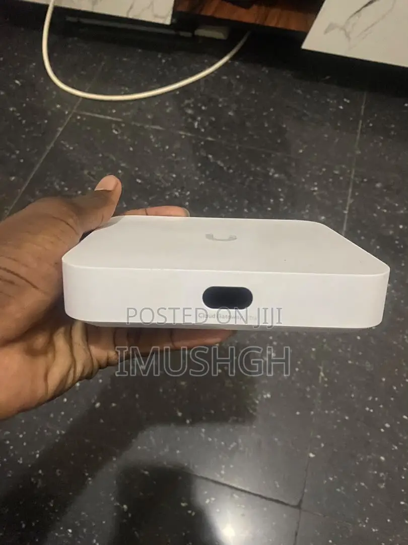 Ubiquiti UniFi Cloud Gateway Ultra (UCG-Ultra)