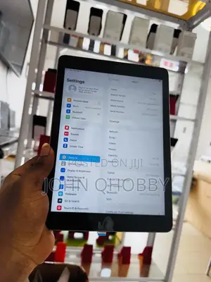 Apple iPad 9.7 128 GB Gray