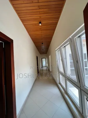8bdrm House in Ghana Link Estate for rent