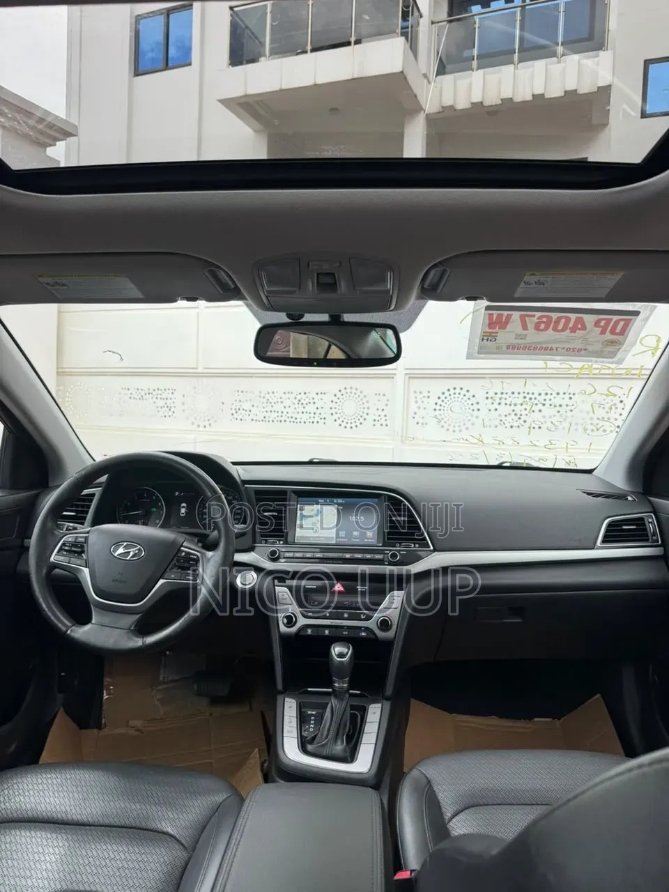 Hyundai Elantra Limited Sedan FWD (2.0L 4cyl 6A) 2017 Red