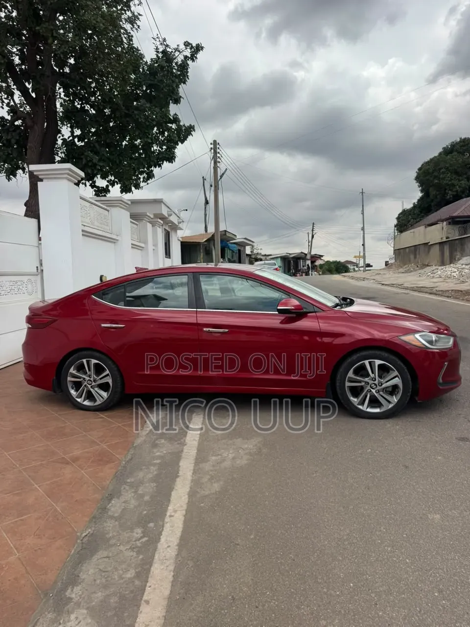 Hyundai Elantra Limited Sedan FWD (2.0L 4cyl 6A) 2017 Red