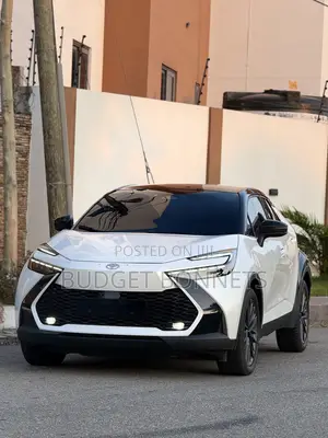 Toyota C-HR 2025 White