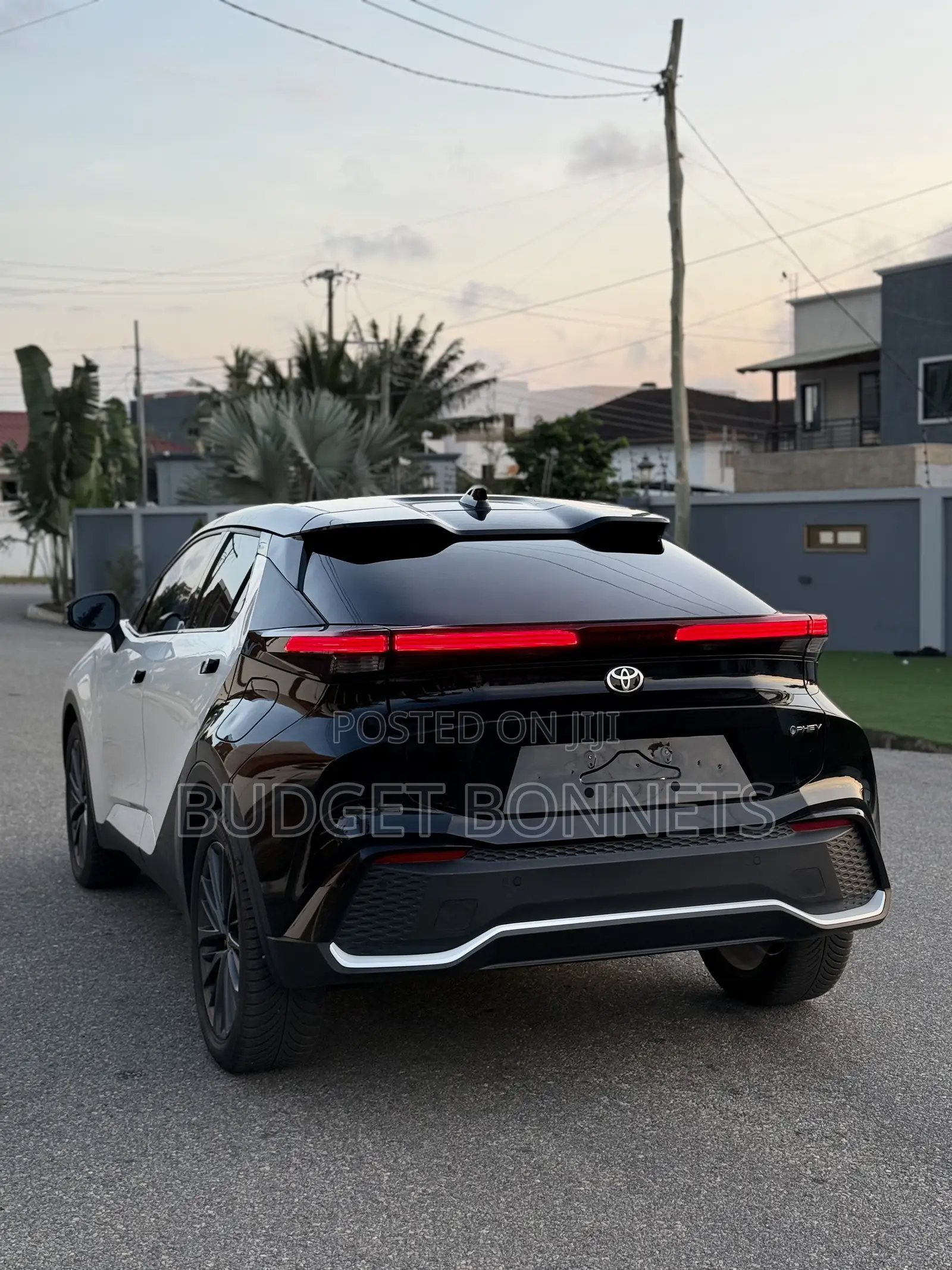 Toyota C-HR 2025 White