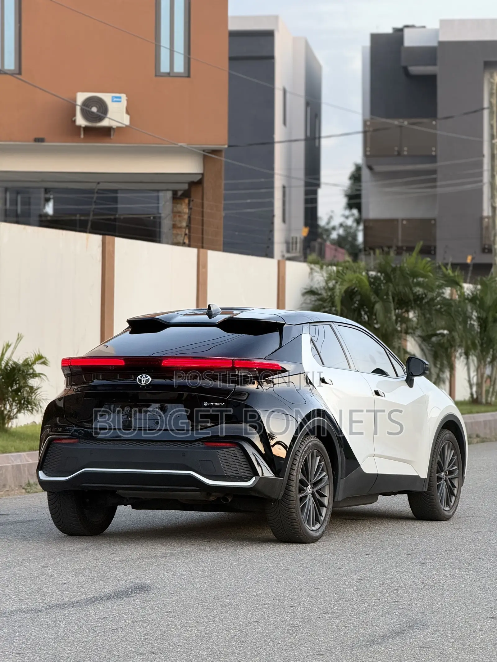 Toyota C-HR 2025 White