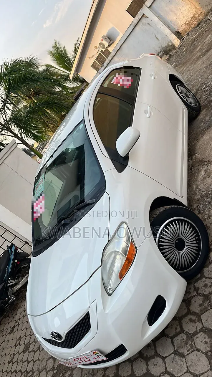 Toyota Yaris 2009 White