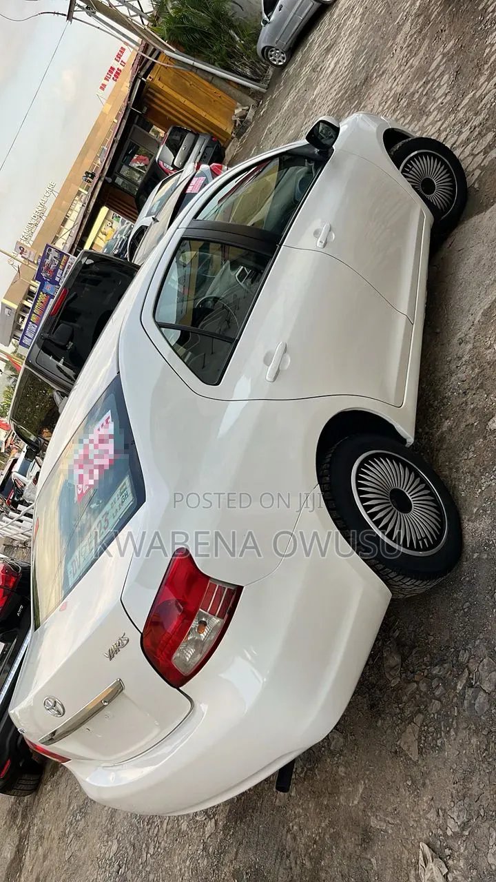 Toyota Yaris 2009 White