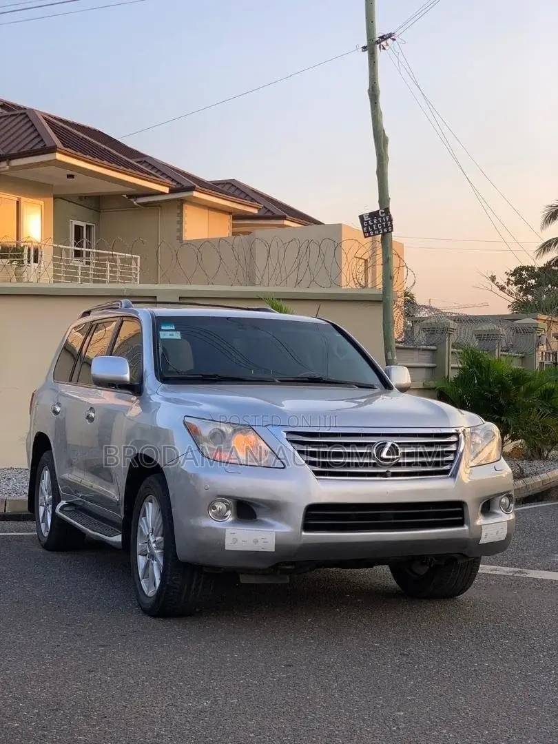 Lexus LX 570 2012 Silver