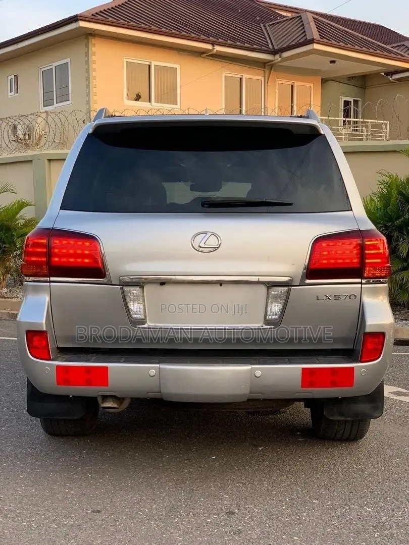 Lexus LX 570 2012 Silver