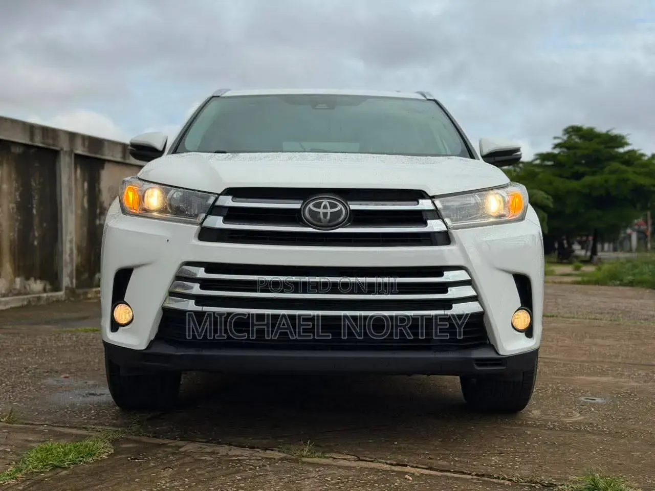 Toyota Highlander XLE 4x4 V6 (3.5L 6cyl 8A) 2018 White