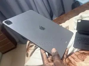 Apple iPad Pro 12.9 (2022) 512 GB Black