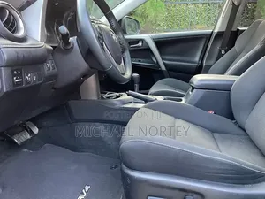 Toyota RAV4 XLE AWD (2.5L 4cyl 6A) 2017 Matt Black