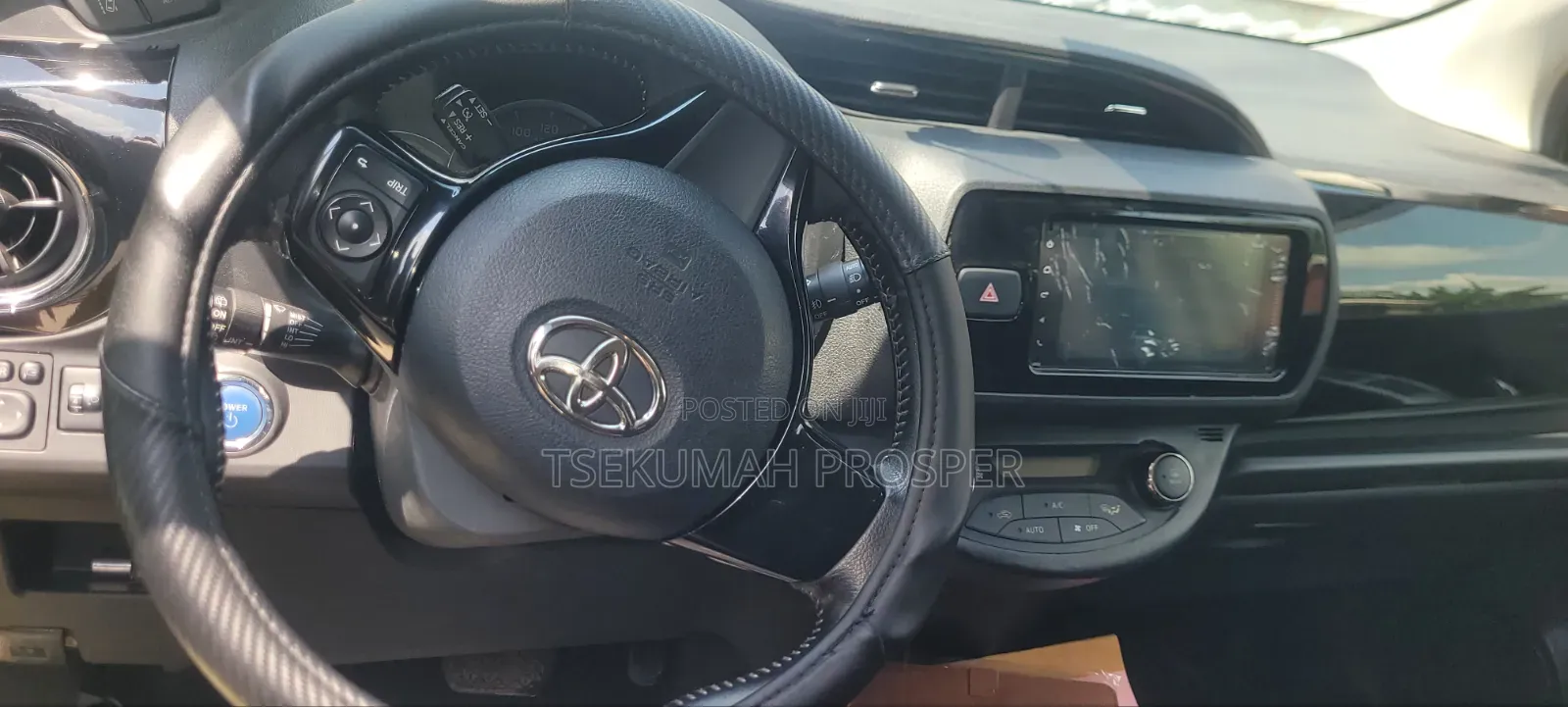 Toyota Vitz 1.5 FWD Hybrid 5dr 2017 Yellow