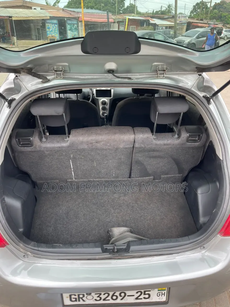 Toyota Vitz 2010 Gray