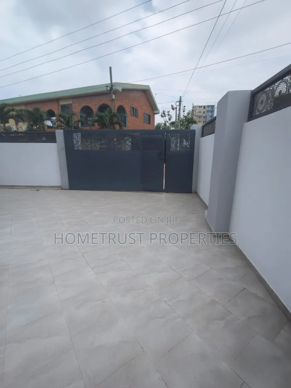 3bdrm Apartment in Labone, Celsbridge Area for rent