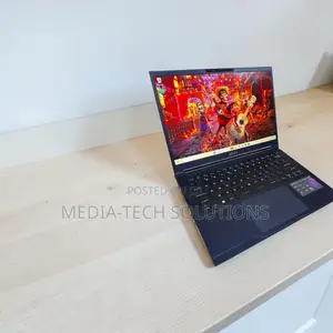 Laptop MSI Stealth 14 Studio A13VF 16GB Intel Core i7 SSD 1T
