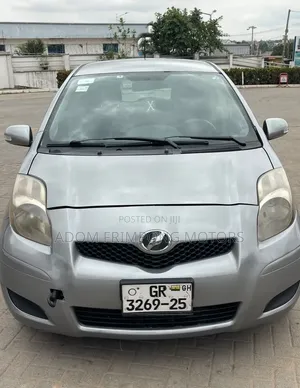 Toyota Vitz 2010 Gray