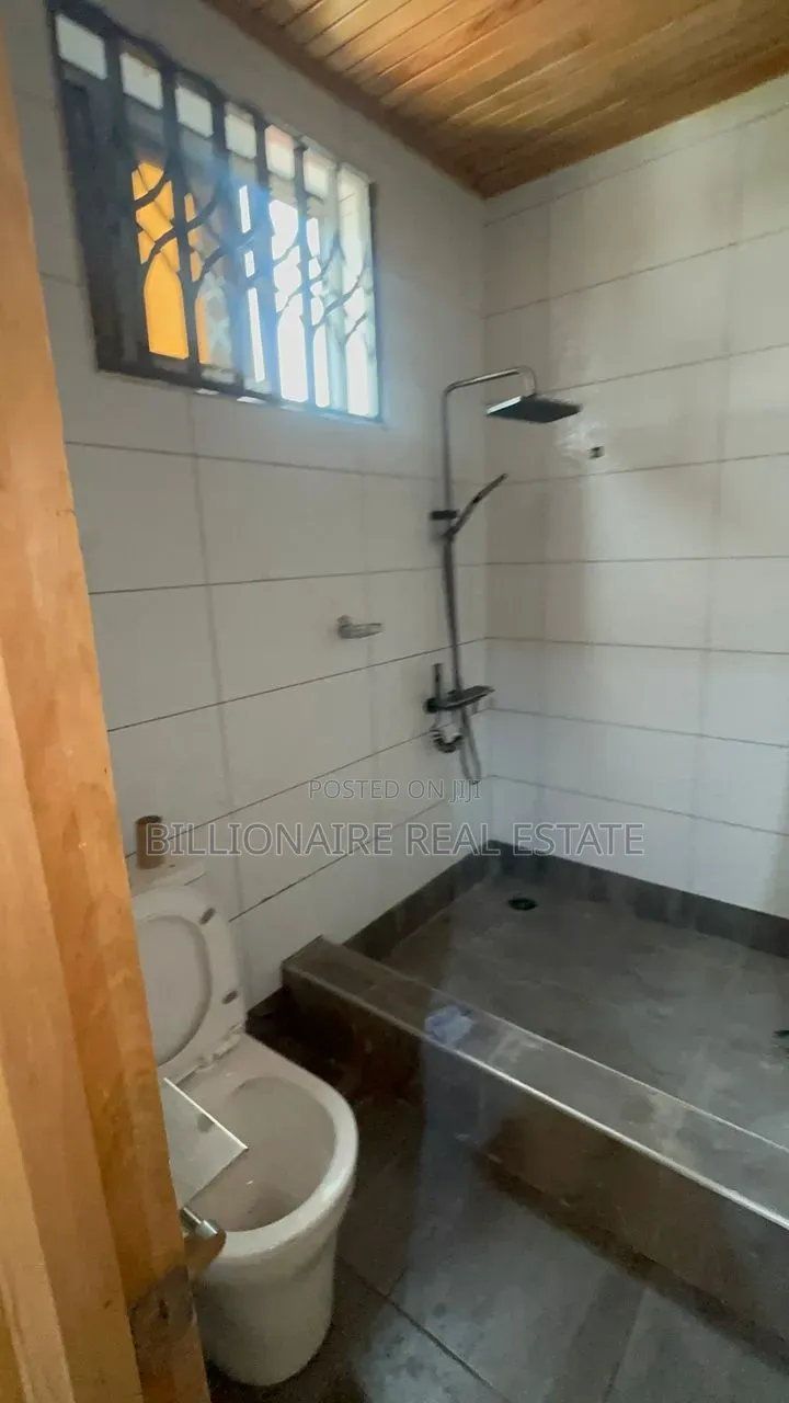 2bdrm Apartment in Atonsu Kuwait, Kumasi Metropolitan for rent