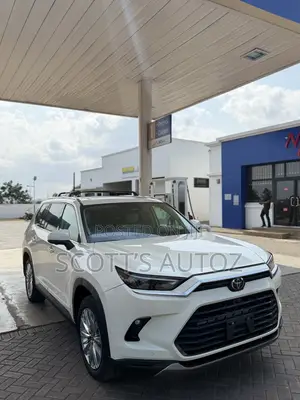 Toyota Grand Highlander Platinum AWD 2024 White