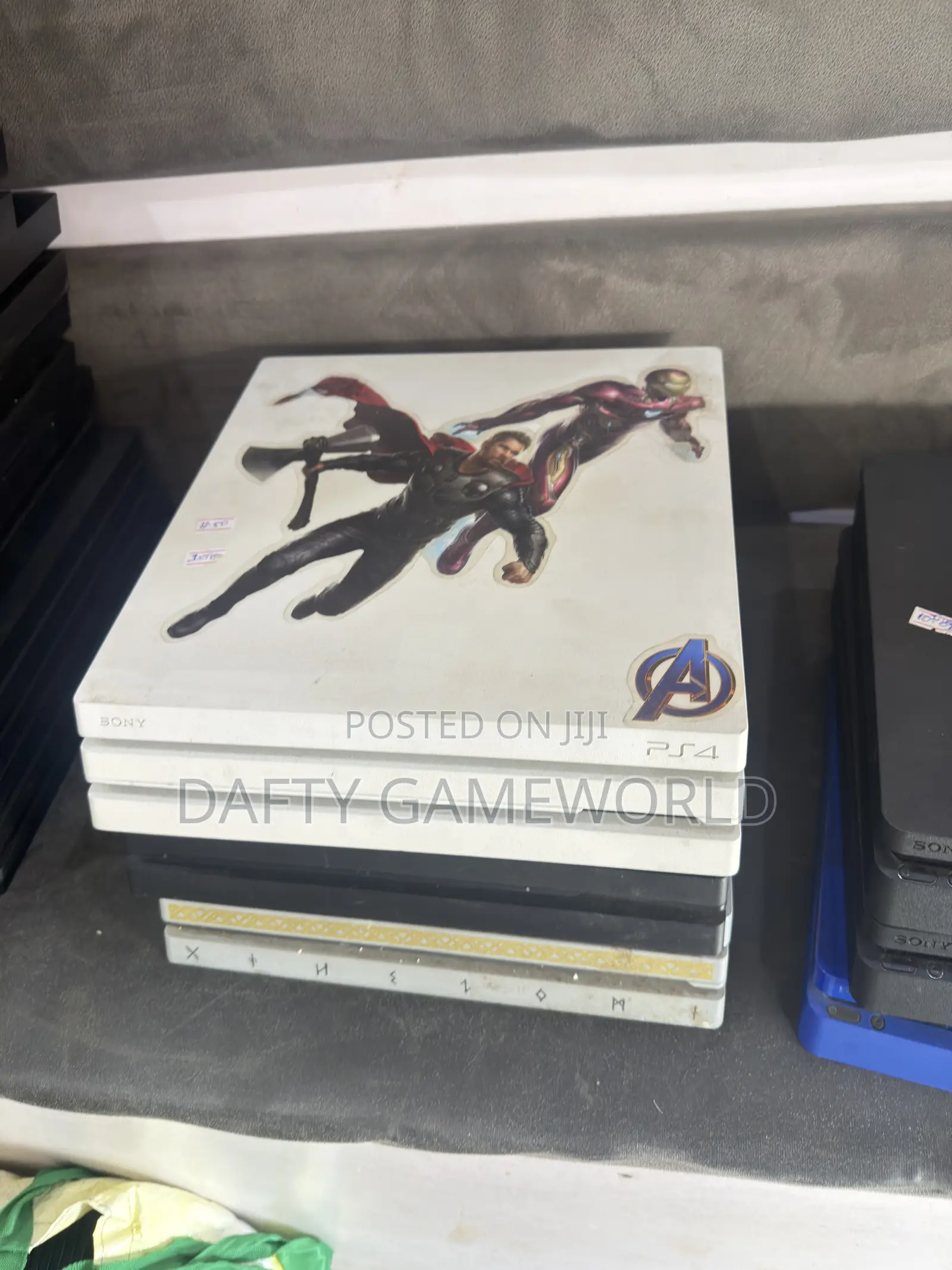 Ps4 Pro With Loaded 16 Games