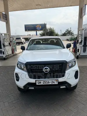 Nissan Navara 2023 White