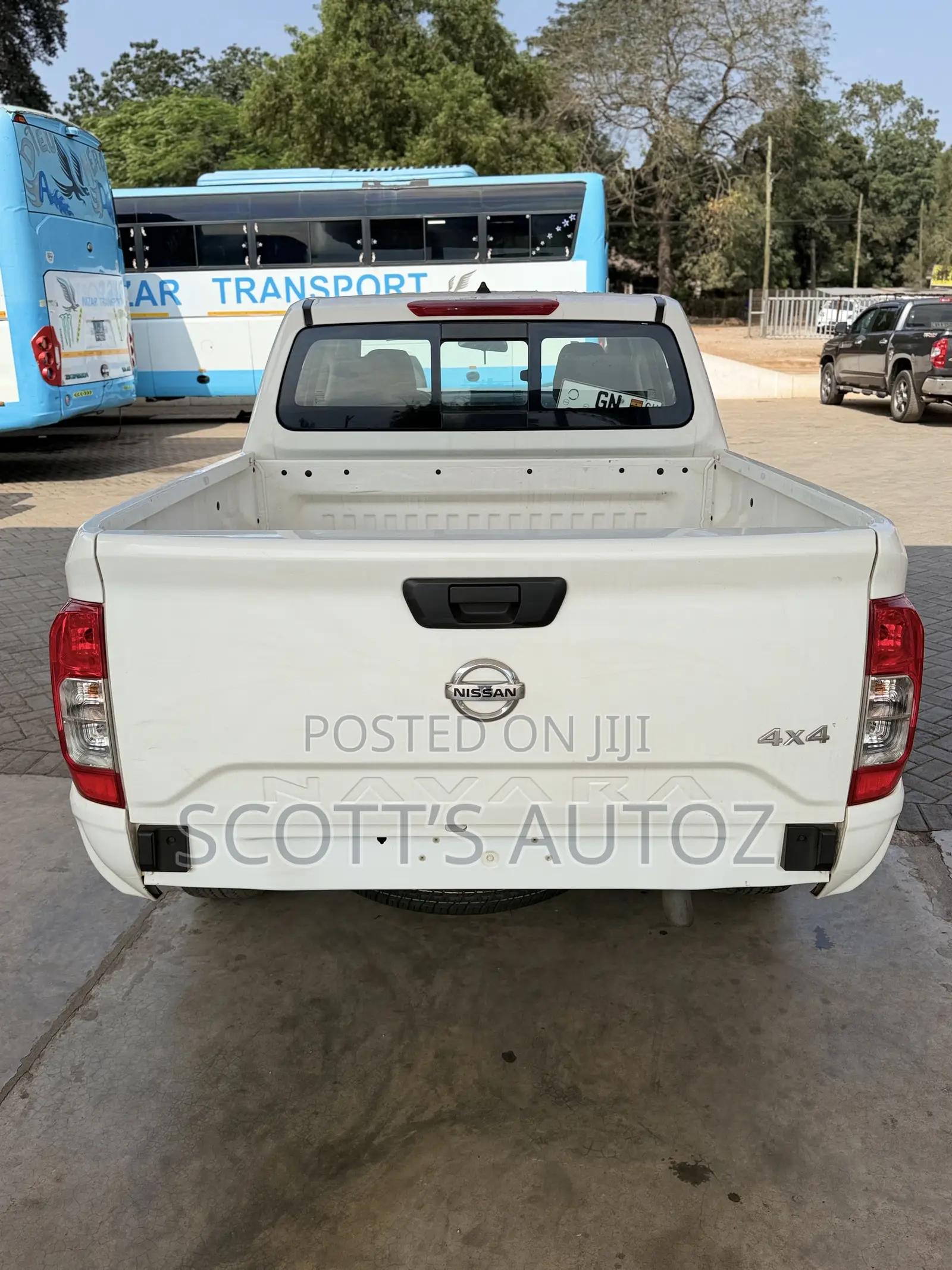 Nissan Navara 2023 White