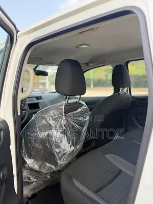 Nissan Navara 2023 White