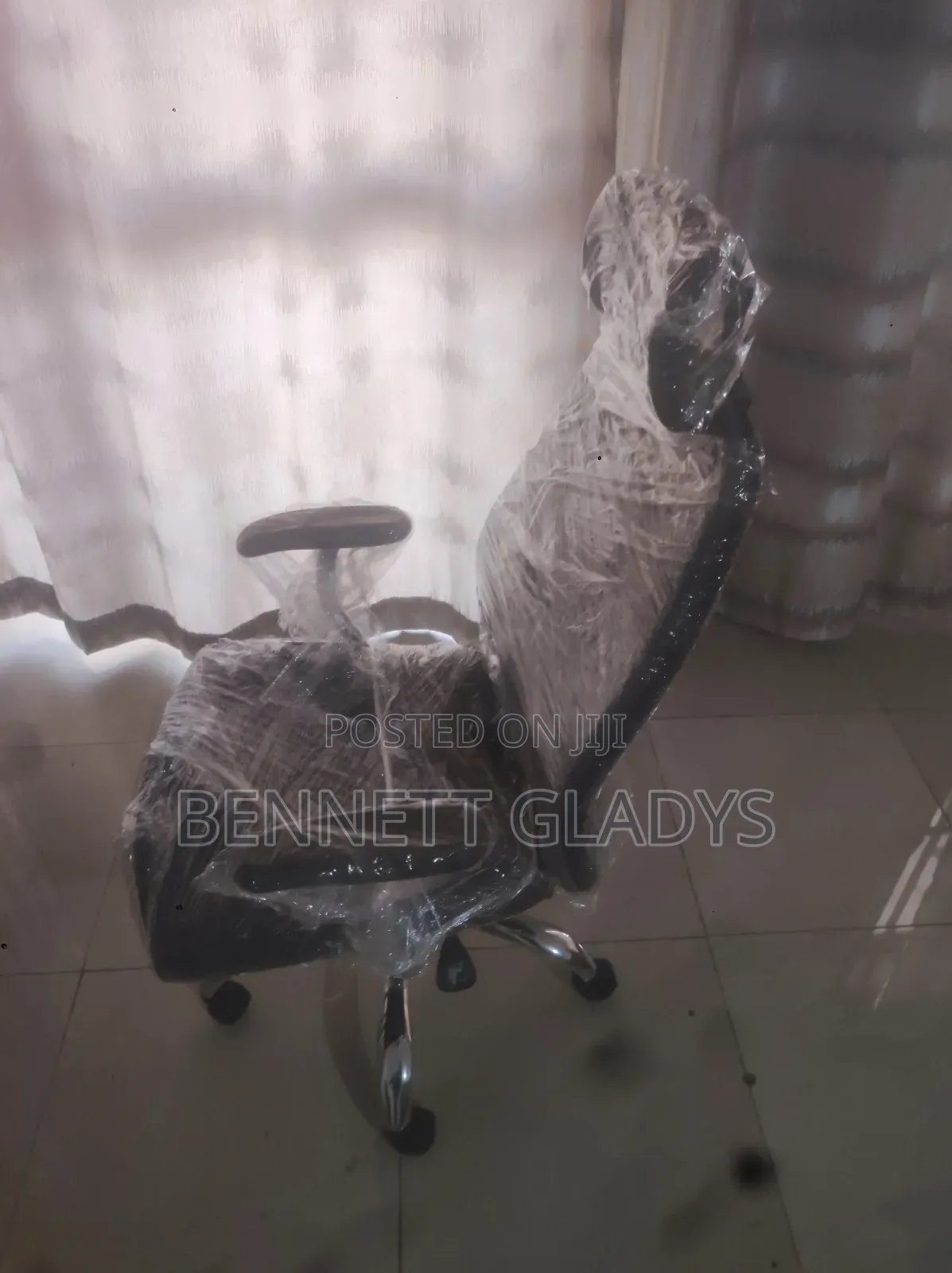 Ergonomic Swivel Chair