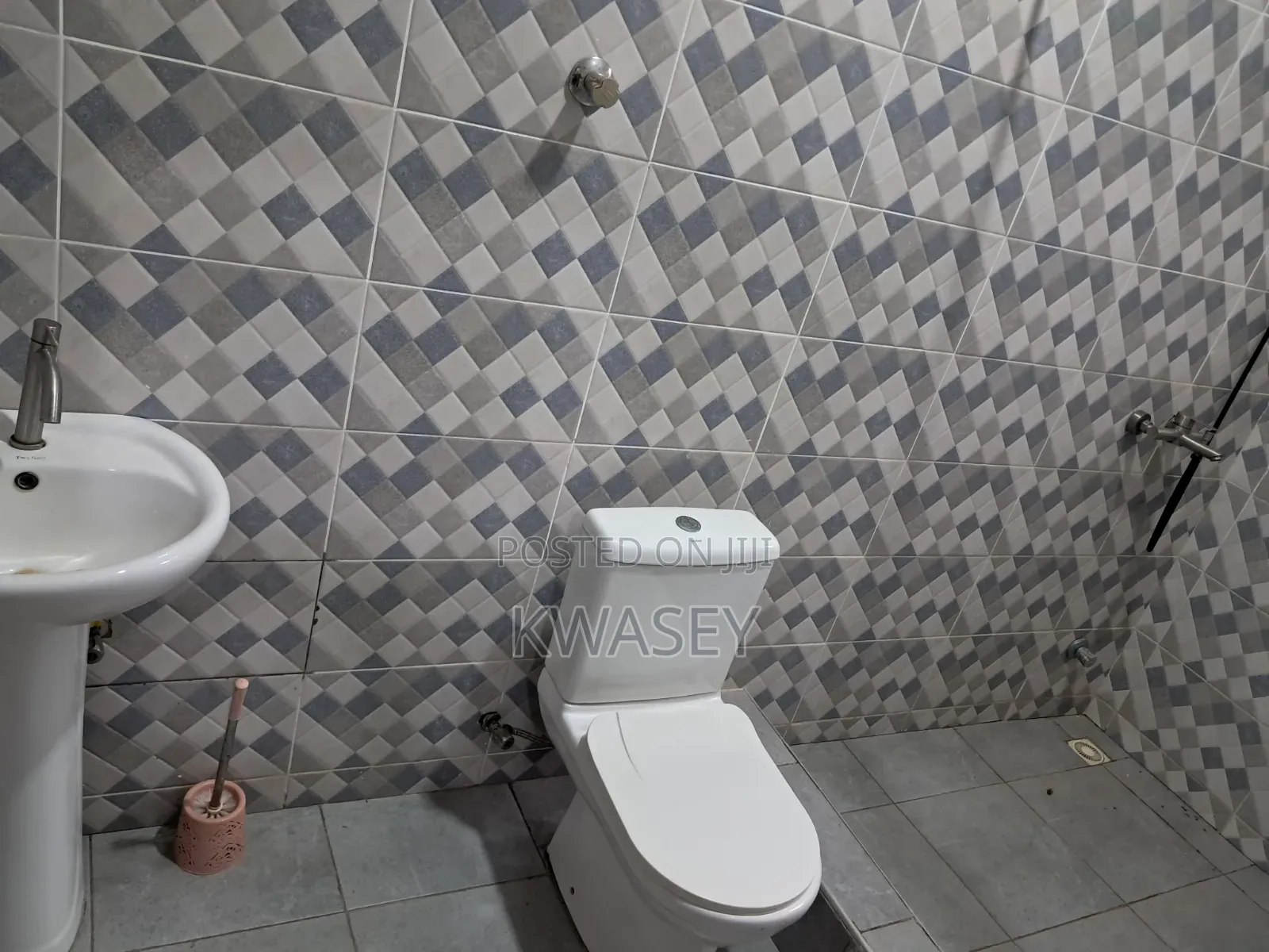 3bdrm Apartment in Ghana Flag for rent