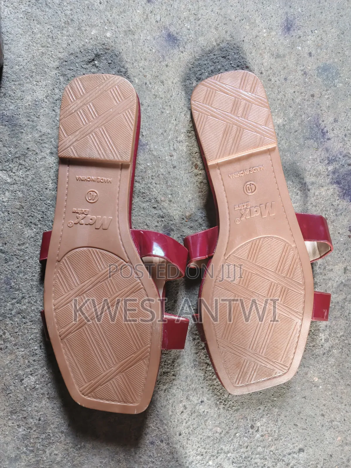 Women’s Red Fashion Sandals With Stylish Buckle