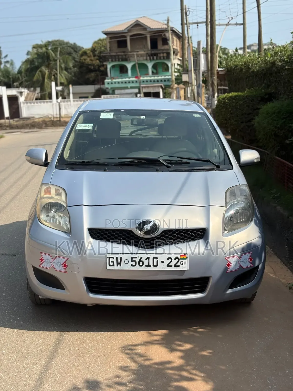 Toyota Vitz 2010 Silver