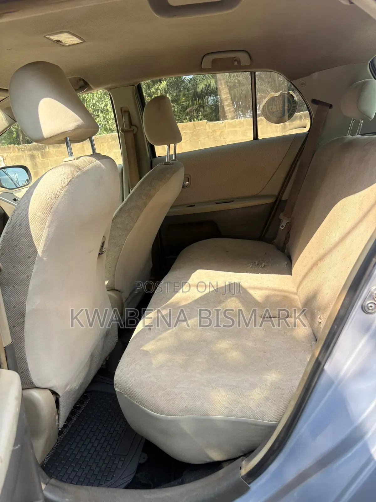 Toyota Vitz 2010 Silver
