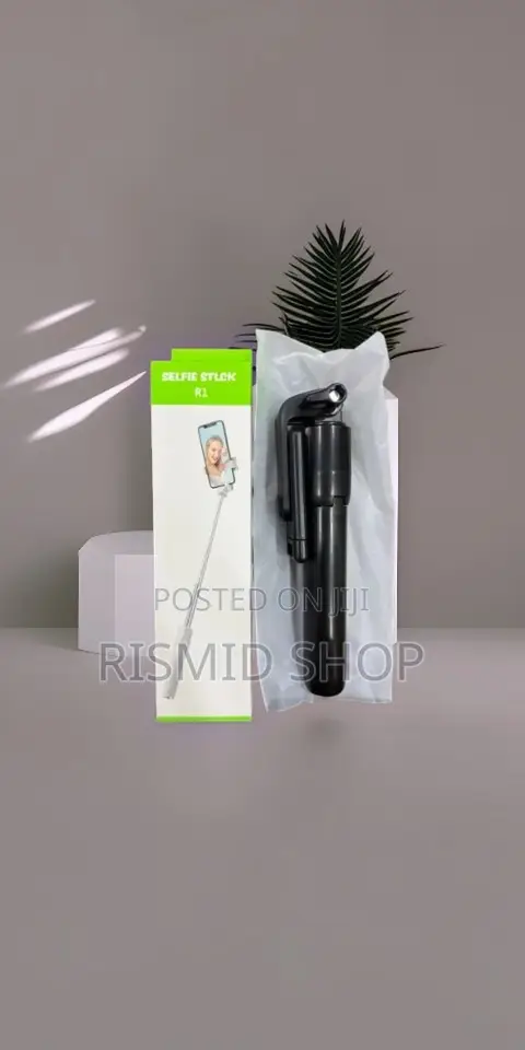 R1 Premium Handheld Selfie Stick