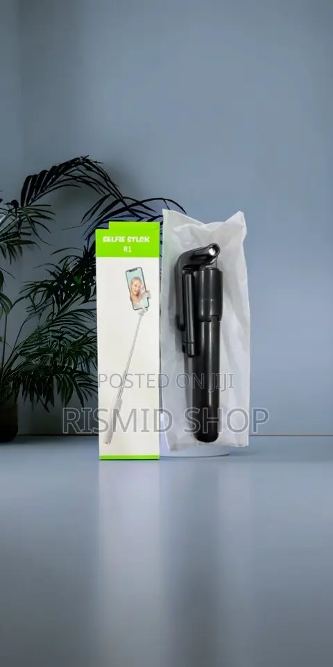 R1 Advanced Portable Selfie Stick for Content Creation