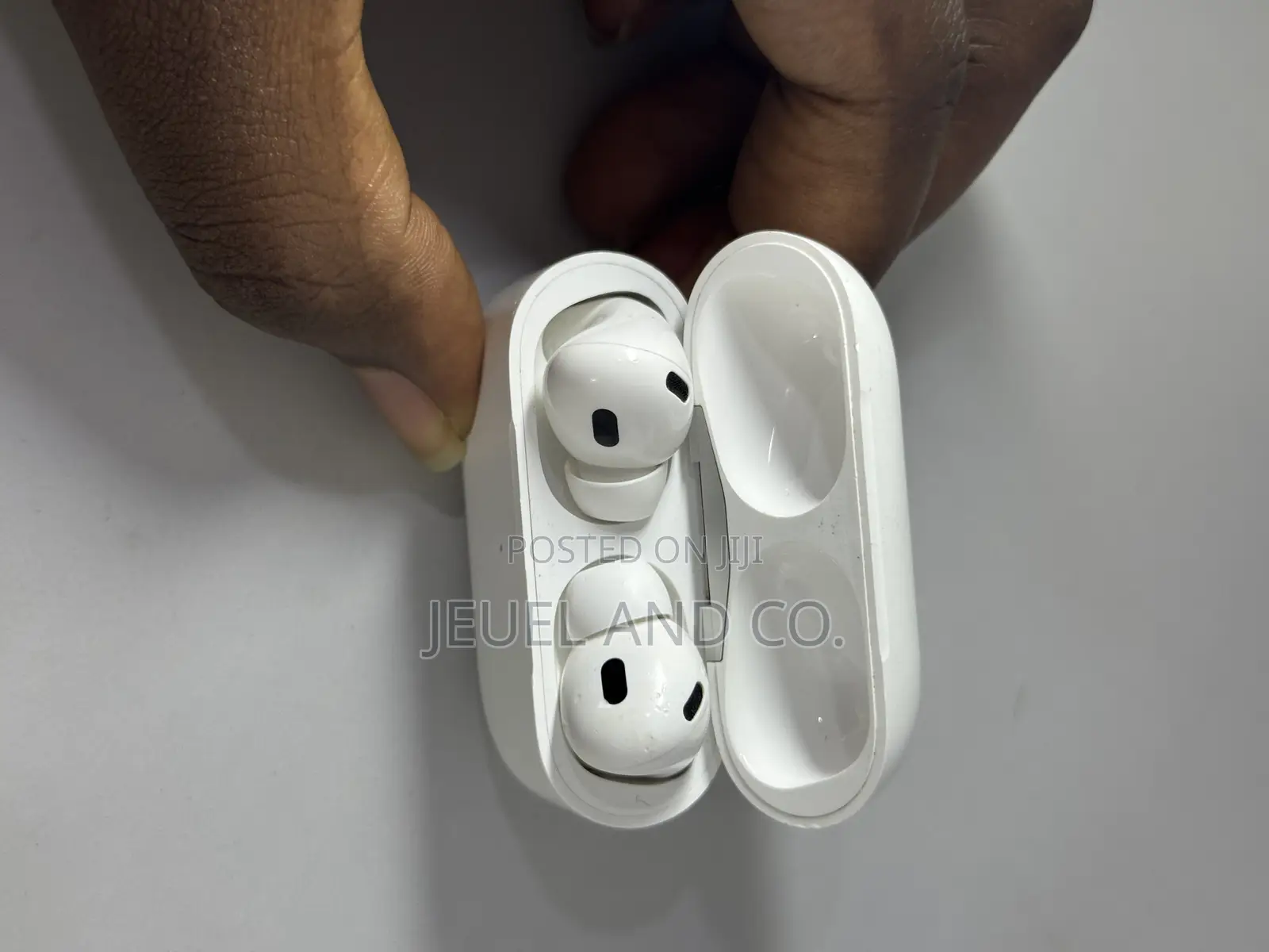 Authentic Apple Airpods Pro 2nd Gen. Lightning (Read Description)